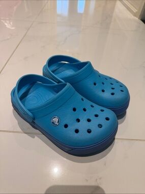 Crocs size 1